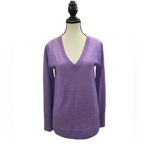 50% merino wool lilac V-Neck Sweater NWOT